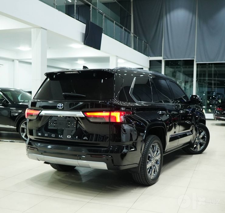 Toyota Sequoia Hybrid 2023 srochni sotiladi