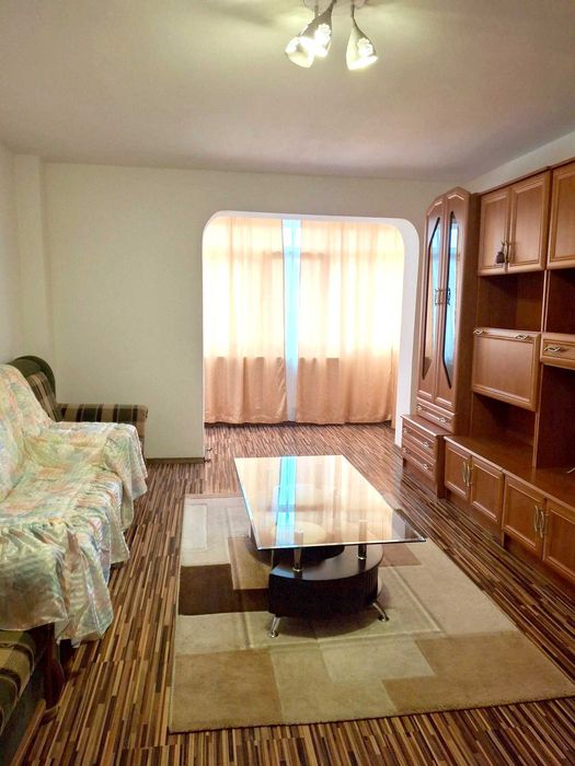 Inchiriez apartament