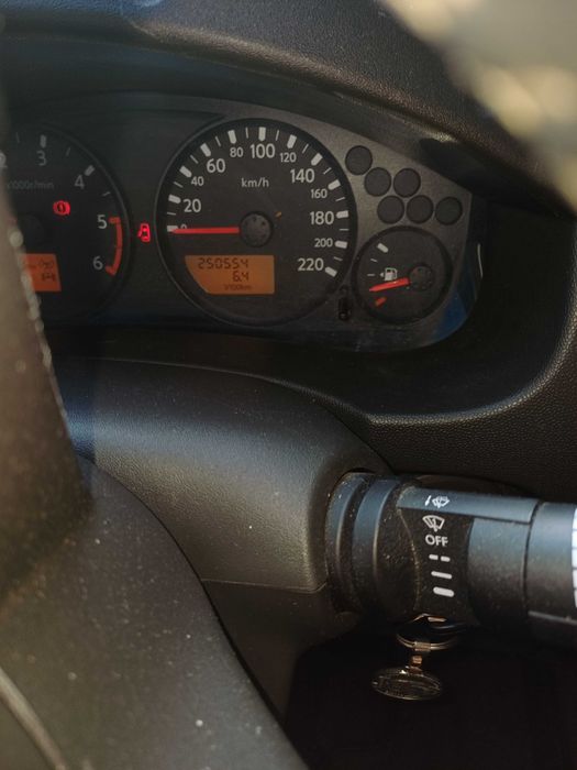 Vînd Nisan Navara D 40