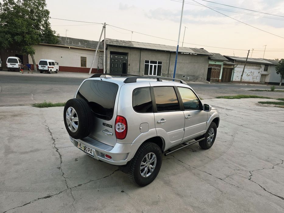 Niva 4x4 Sotiladi