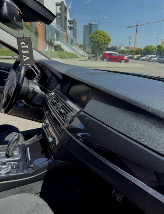BMW 5 Series 2011 — imagine 4