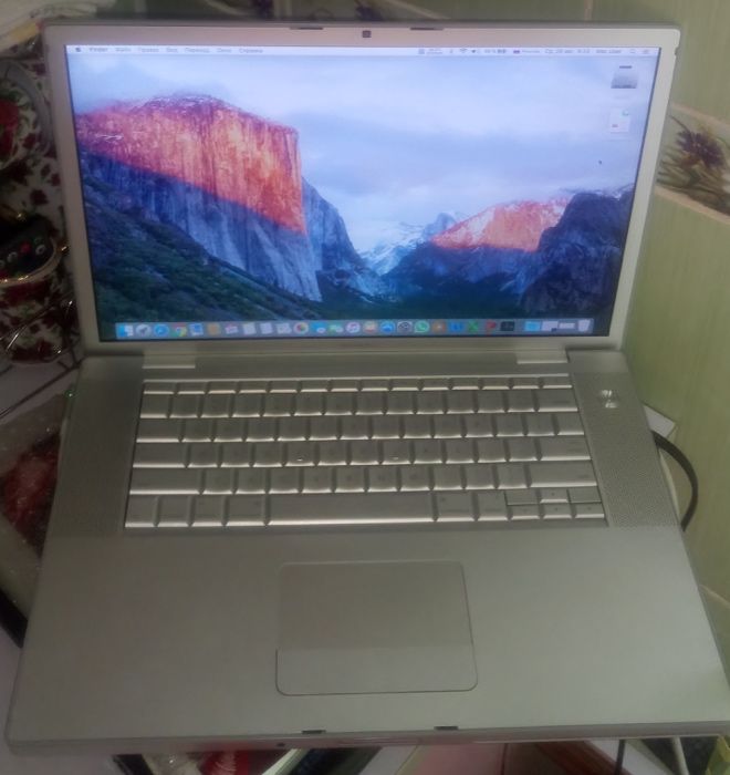 MacBook Pro 15"|MB133LL/A| Core 2 Duo 2,4 GHz| 4Gb RAM| 200Gb HDD