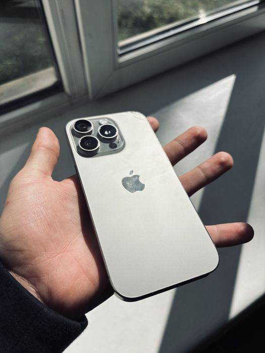 Продам iPhone 16 pro