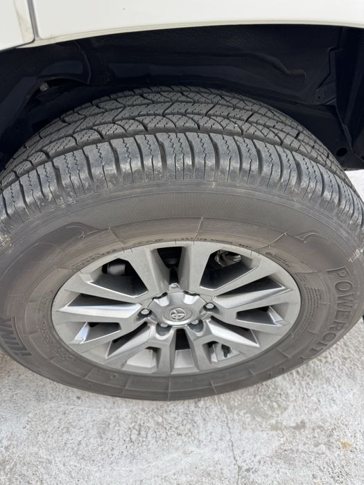 Tayota Prado 2019 god