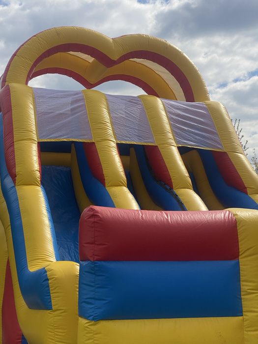 Topogan gonflabil mare de inchiriat la copii pentru evenimente