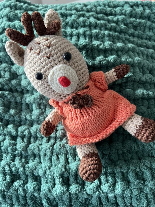 Коледни ръчно плетени играчки