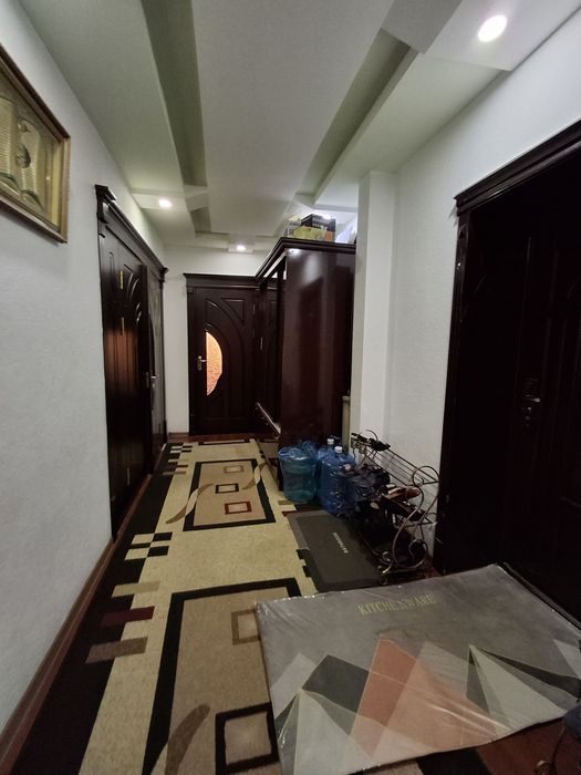 5 мкр 4 хонали 2 этаж дом сотилади