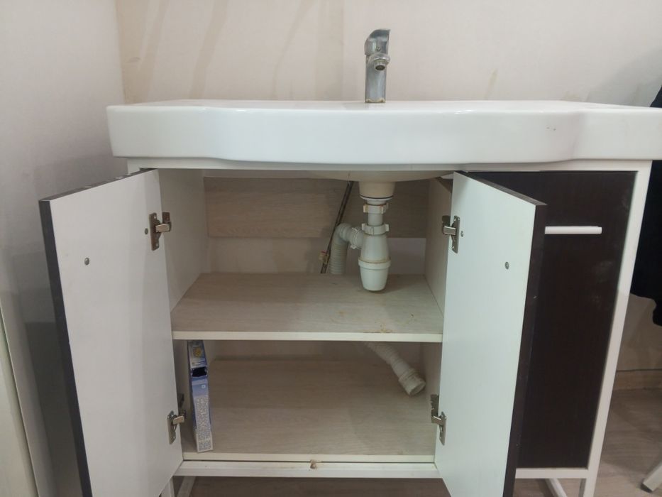 Продам тумбу с раковиной