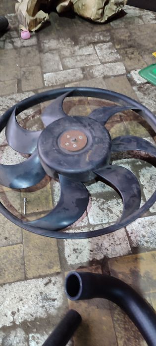 Запчасти на Рено