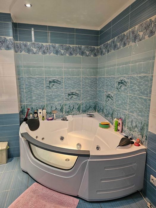 Продам 5 комнатную квартиру