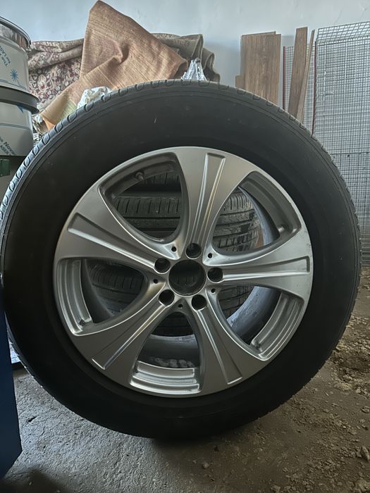 Vand jante mercedes cu anvelope de vara pirelli