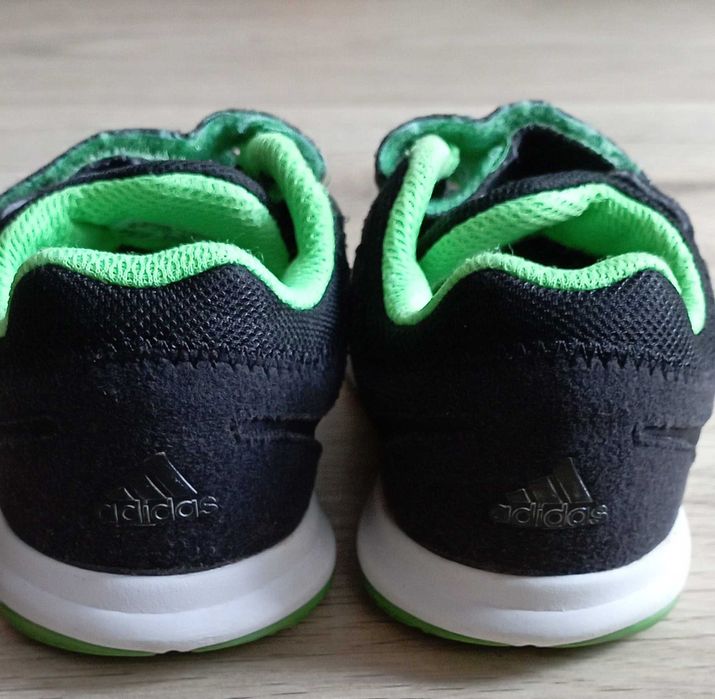 Маратонки Adidas, 25. размер