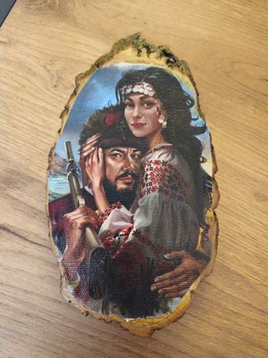 Ръчно изработени декоративни пана върху естествено дърво