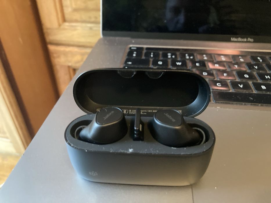 Jabra EVOLVVE 2 bugs