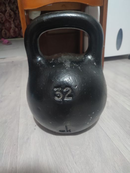 Гиря 32,продаю срочно в связи с отъездом