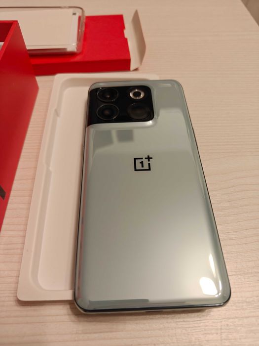 Продам OnePlus 10T 5G   16/512 Гб