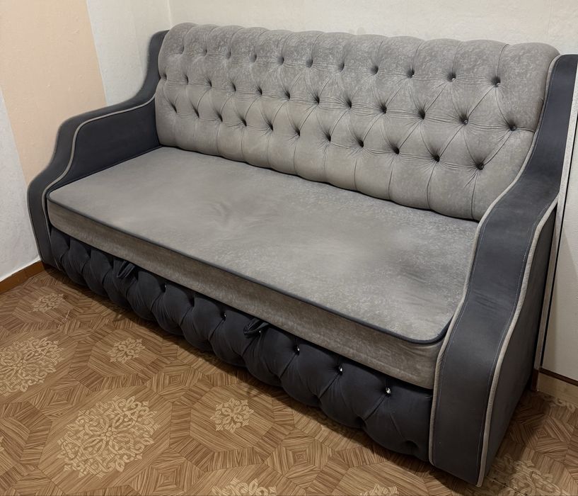 Диван двухспальный