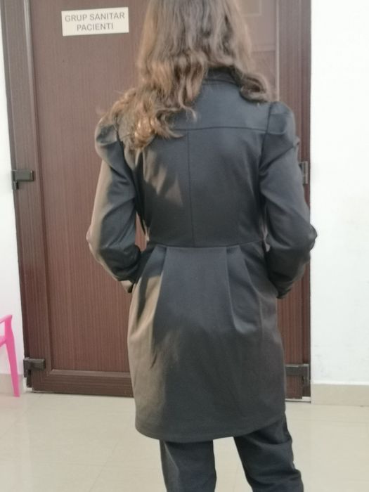 Pardesiu negru superb