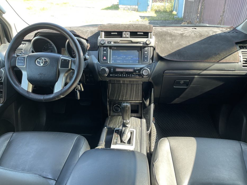 Автомобиль Land Cruiser Prado