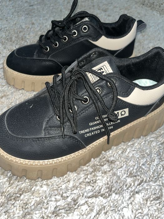 Продаю обувь,новая.