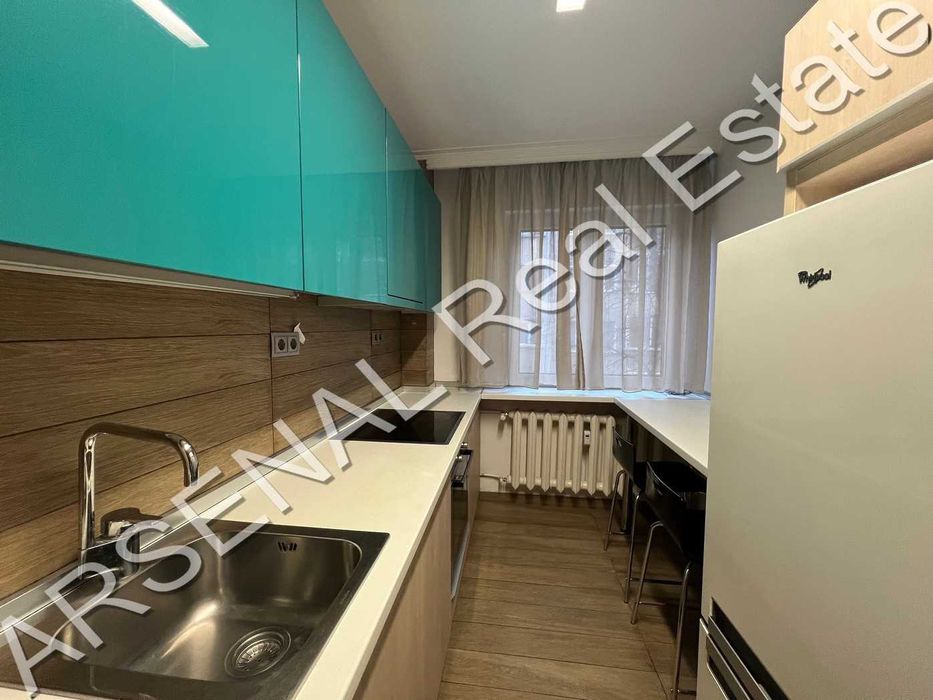 Тристаен апартамент под наем, Иван Вазов