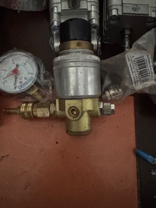 Cilindre pneumatice FESTO