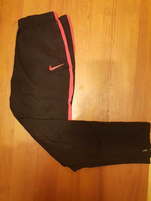 Долнища от Nike  М, L