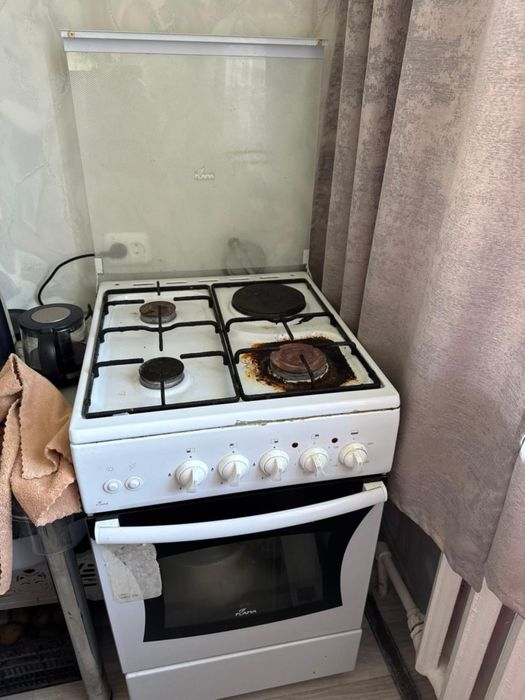 Продам газовую плиту с балоном