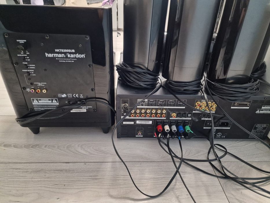 Sistem audio (Harman Kardon)