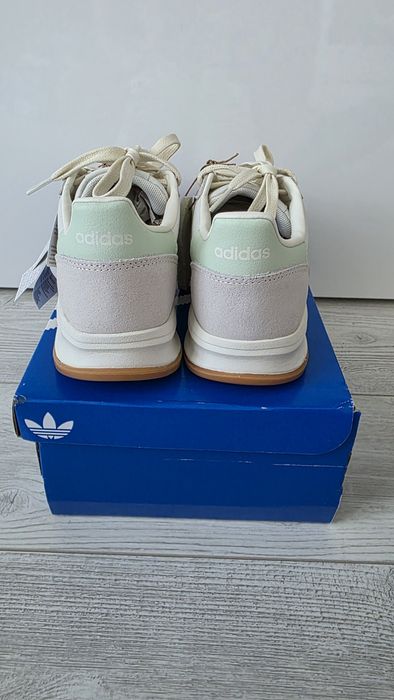 Adidas Run 70s 2.0 J Crem / Verde deschis – Mărimea 38 - Nou cu eticheta
