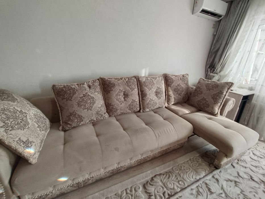 Продается диван в хорошем состоянии