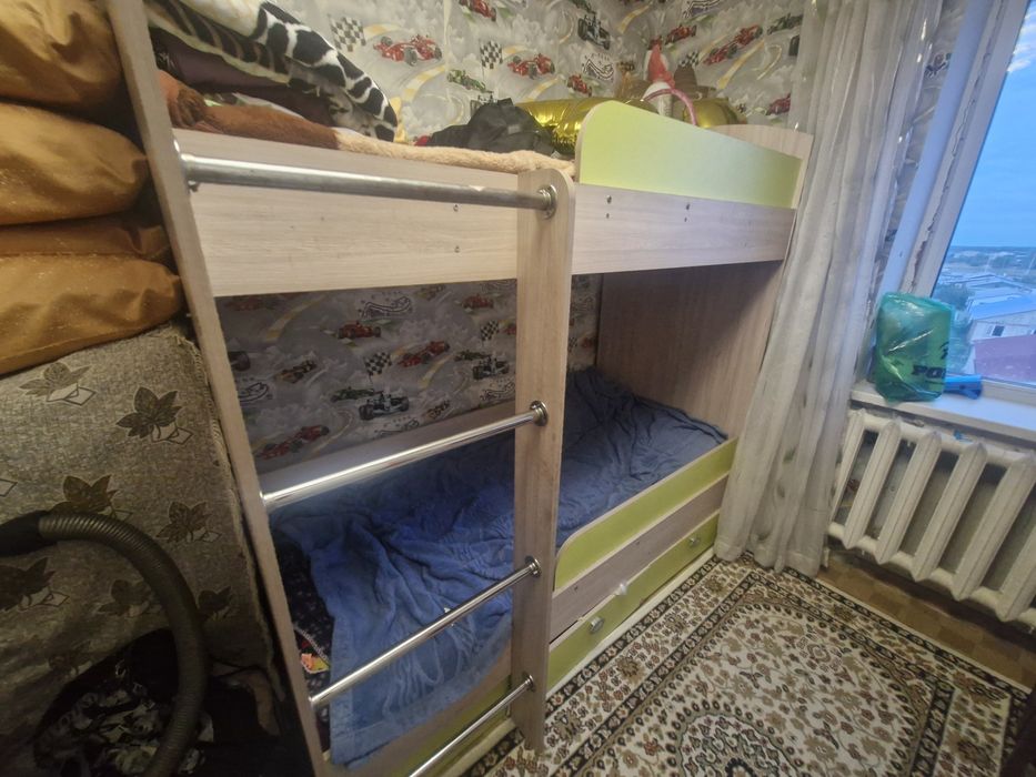 Двухяростная кровать