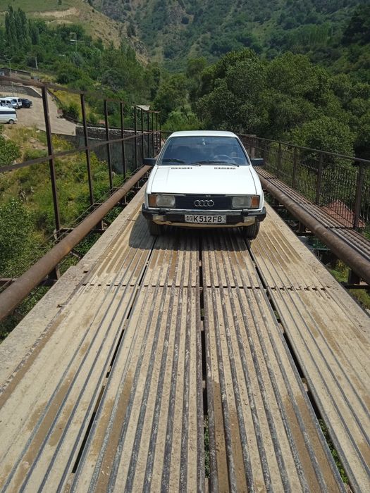 Audi 80 sotiladi