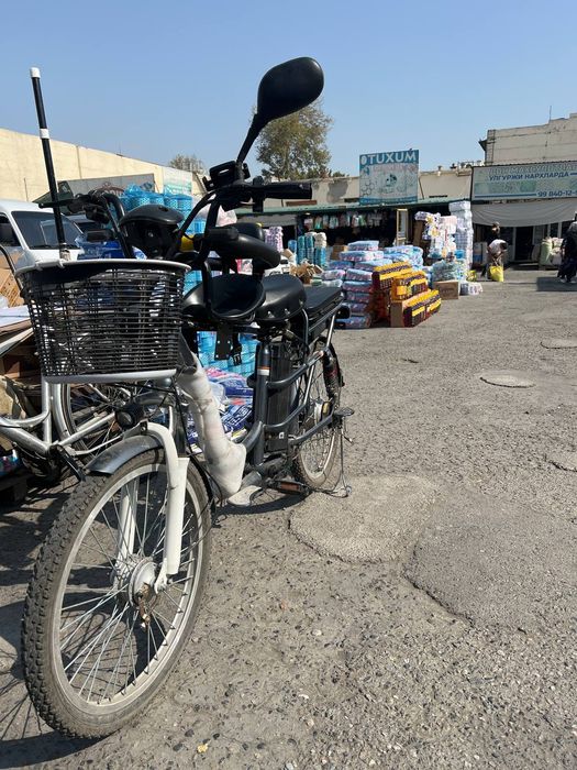 Скутер.   сотилади