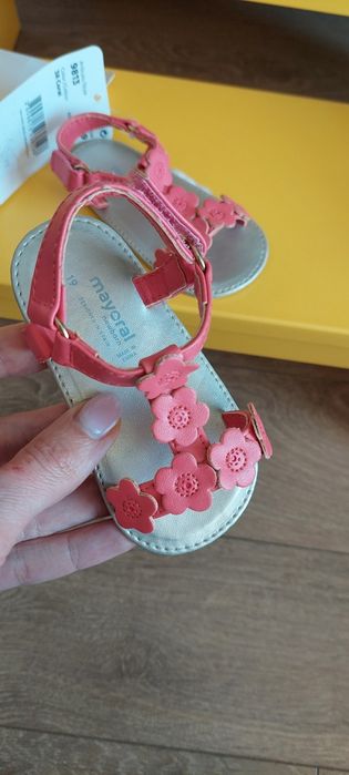 Нови бебешки сандали Mayoral 19 номер, H&M 18-19н, Nelli Blu 20н