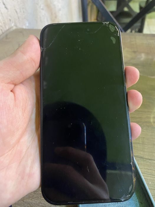 Продается айфон 15  все в оригинале