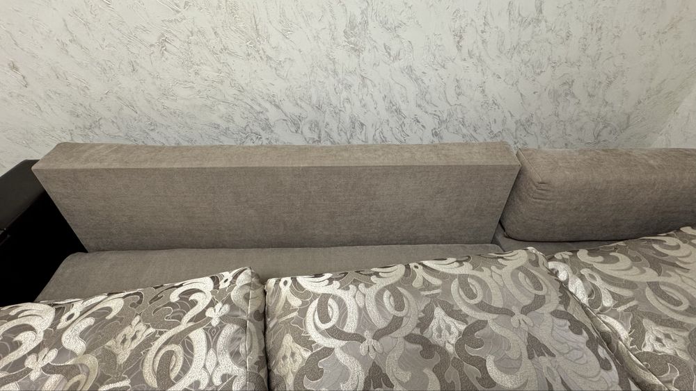 Продам диван срочно