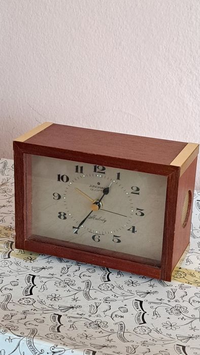 Ceas Junghans cu Melodii