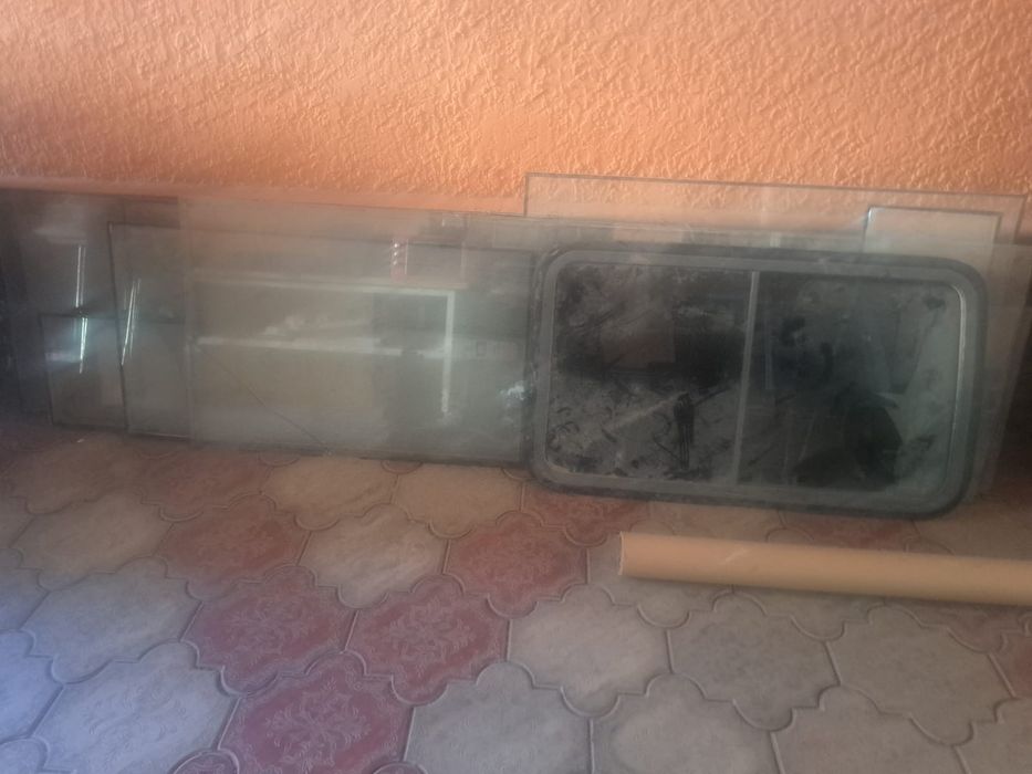 Продаю стекло б/у