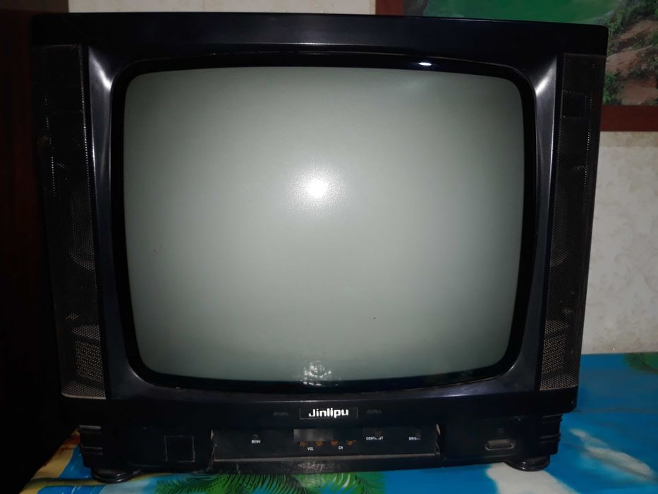 Продаётся  в Чирчике! телевизор LD и Джупипи