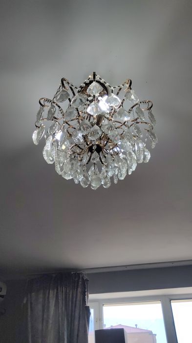 Продам красивую люстру