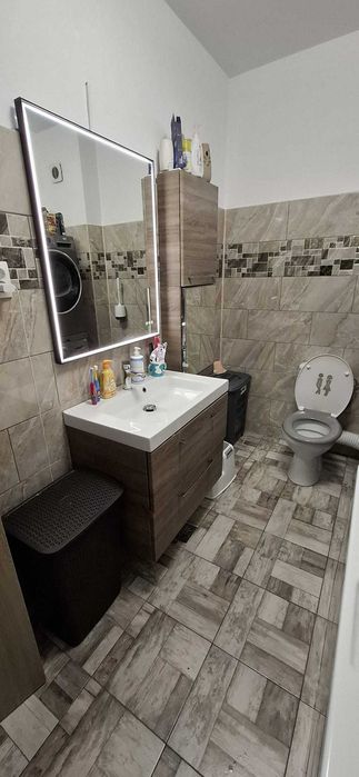 Persoană fizică vând apartament cu 2 camere în Florești,str Abatorului