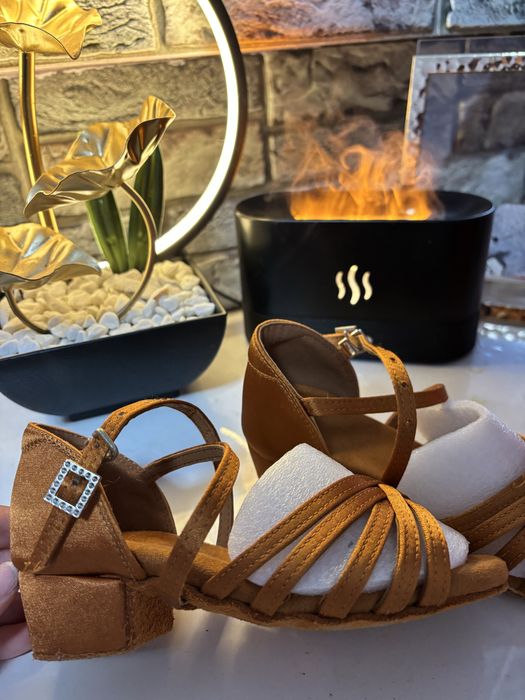 Дамски обувки за спортни танци (латино) №37 – стабилен ток, като нови