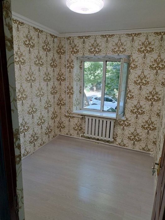 Буз 2 ЭКО базар, Продается 2 комнатная 1 этаж разделка.