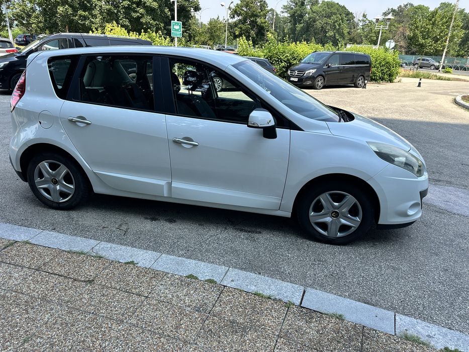 RENAULT Scenic 2011 — imagine 4