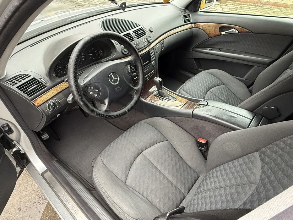 Mercedes E200-122Cp-2004-Automat-Clima-Stare Buna-Variante Auto