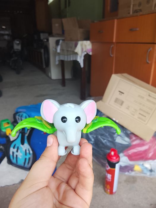 Elefant cu aripi