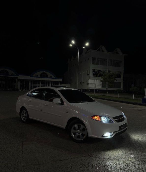 Shvrolet jentra 2022,2023 rodnoy