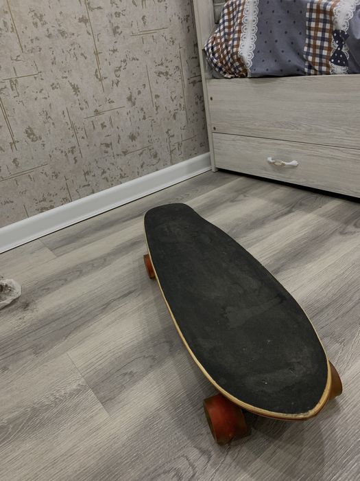 Скейтборд в отличном состоянии — 200.000 сум (торг уместен)