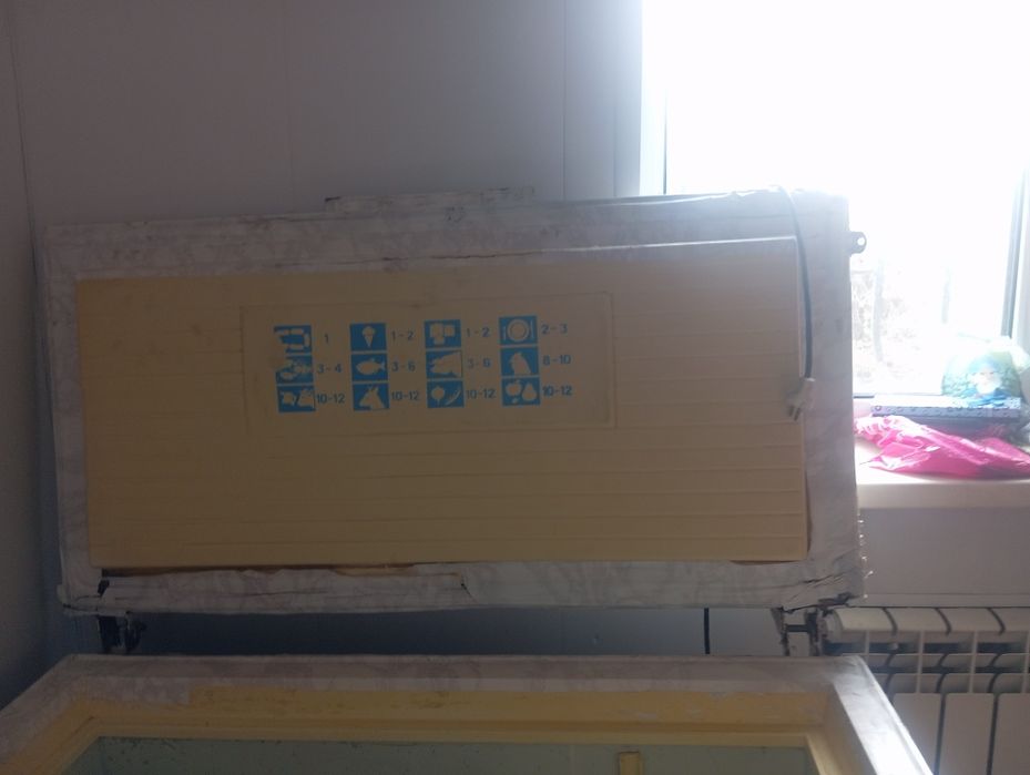 Продам морозильник работает